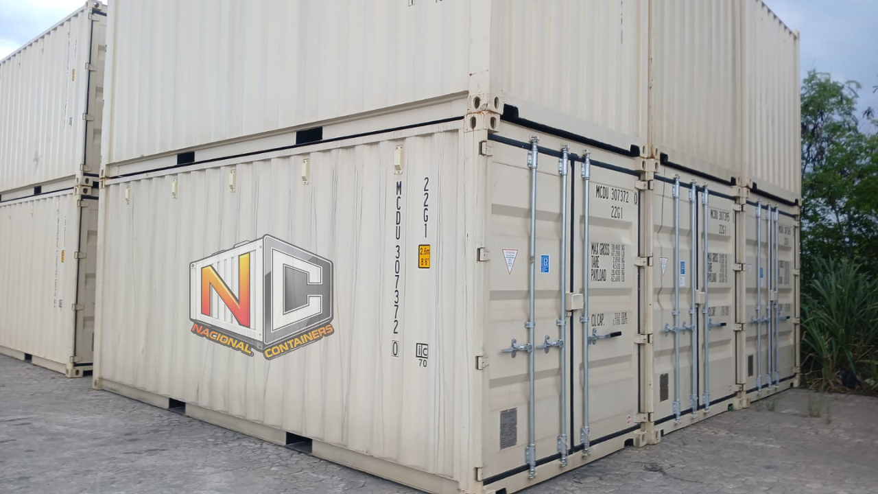 Containers empilhados
